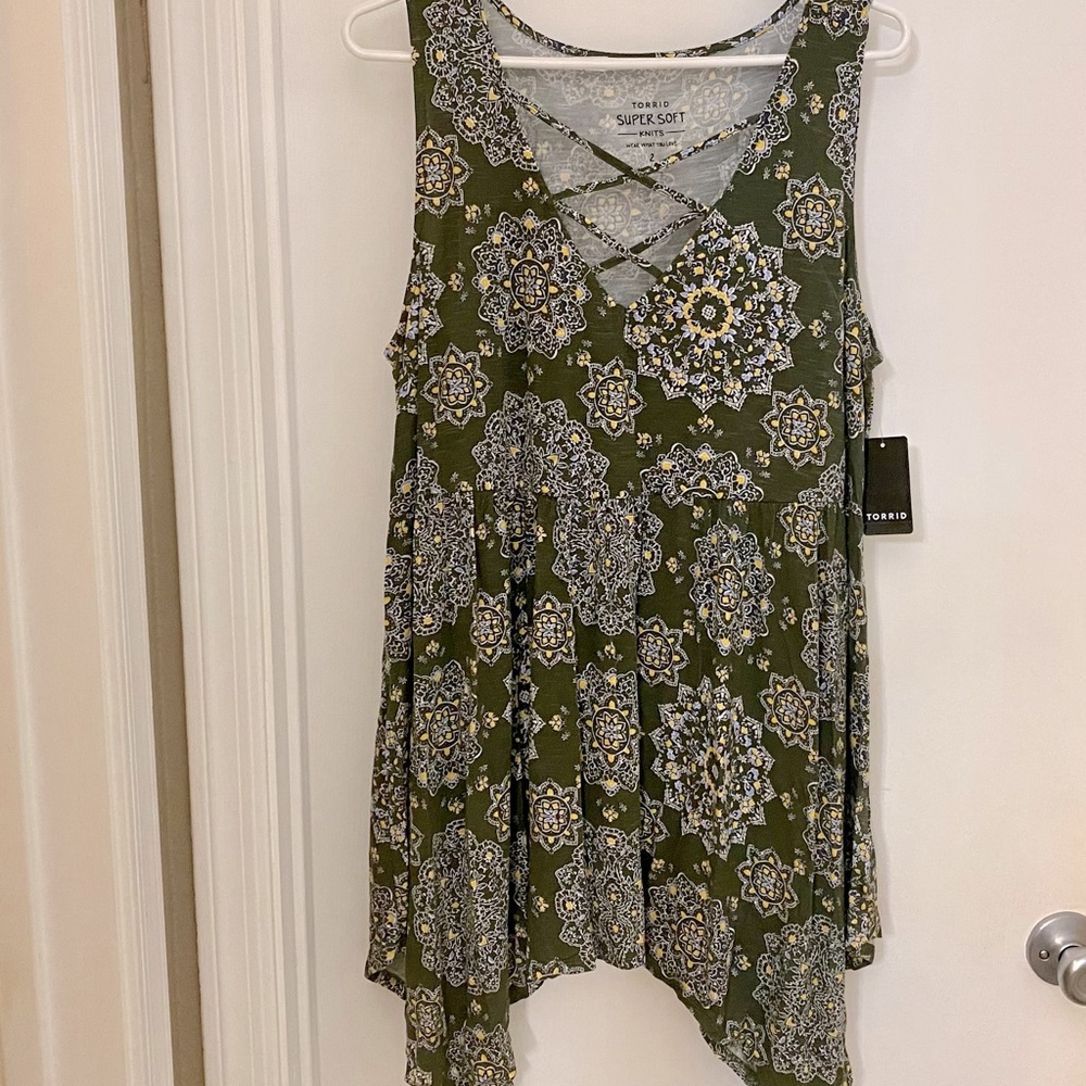 Torrid Tank size 2